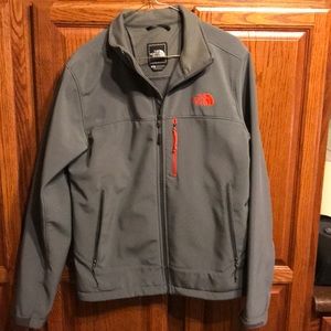 Like new! Small men’s Northface Jacket.